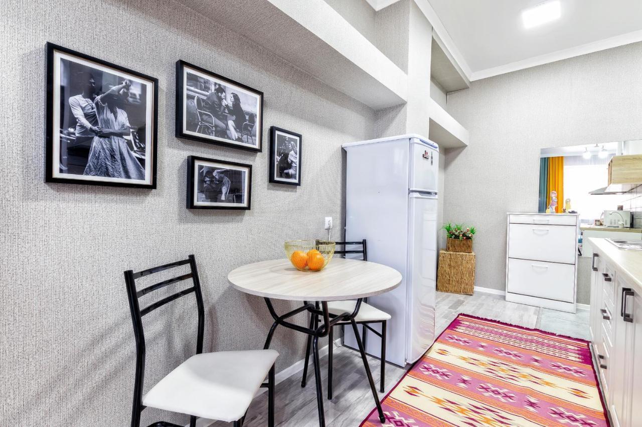 Cosy flat in the city center Akmola Esterno foto
